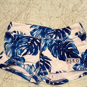 Fleo shorts. Size Medium.